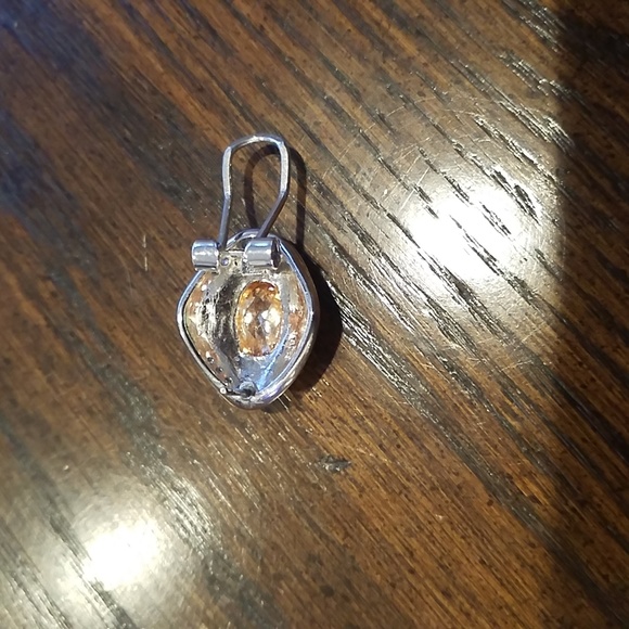 Pair of Oval Cut Citrine Gemstone Earrings in Sterling Silver w/Omega Backs. - Picture 2 of 3